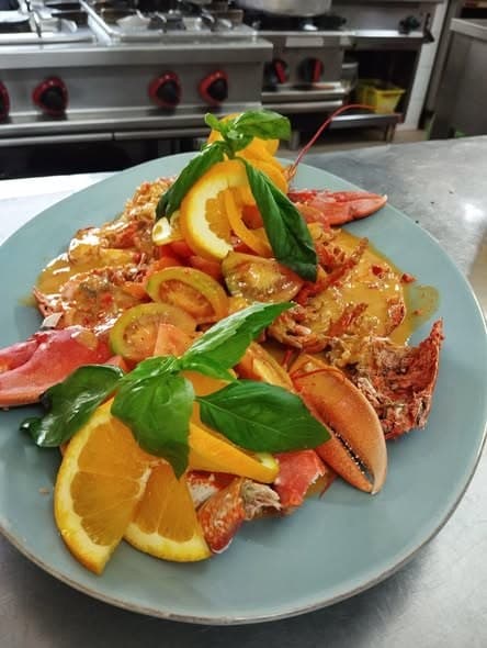 Astice alla catalana con basilico e arancia